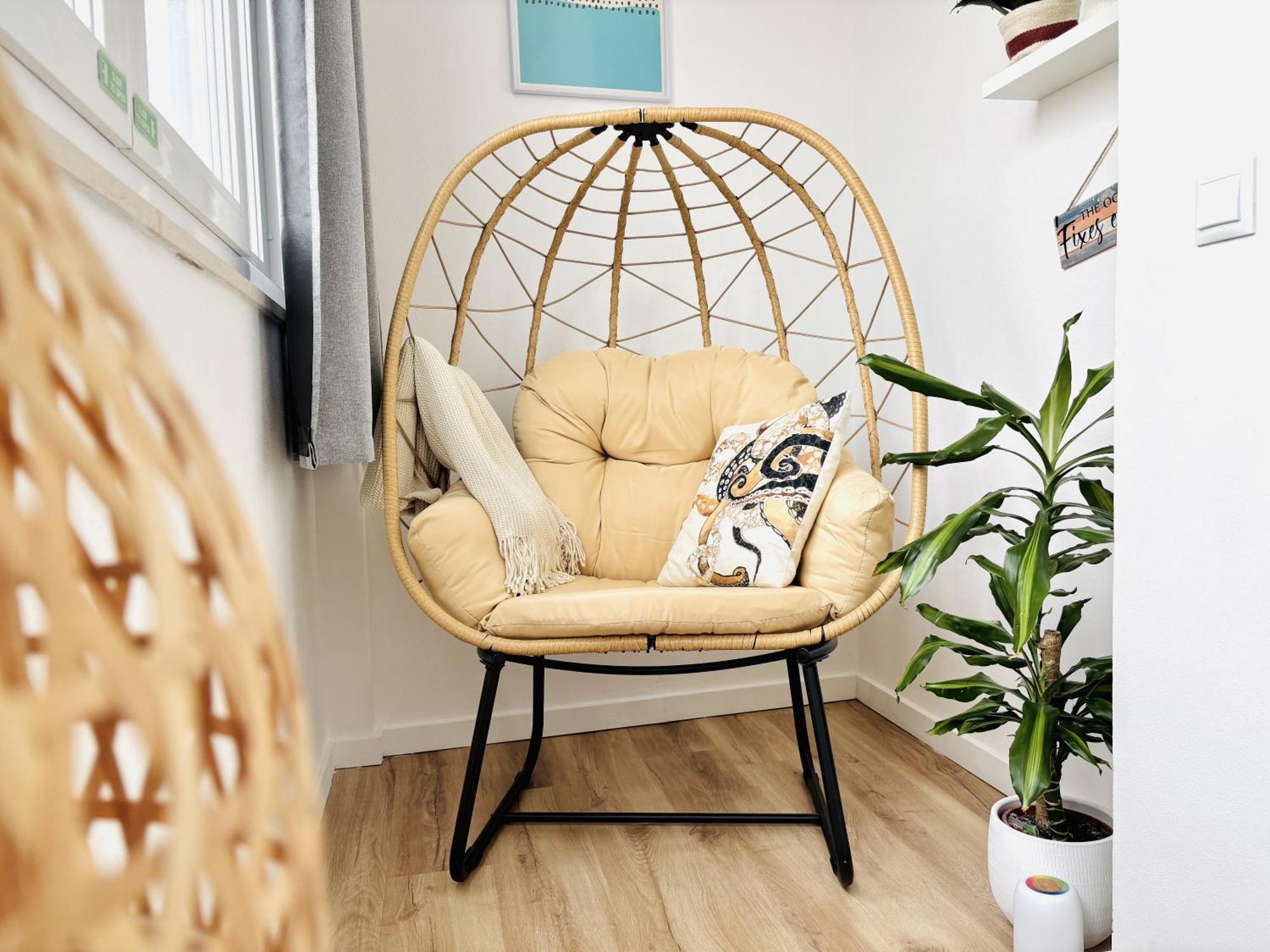 Lush Botanic Oasis With A Boho Hideaway, Near & Cafes Apartment