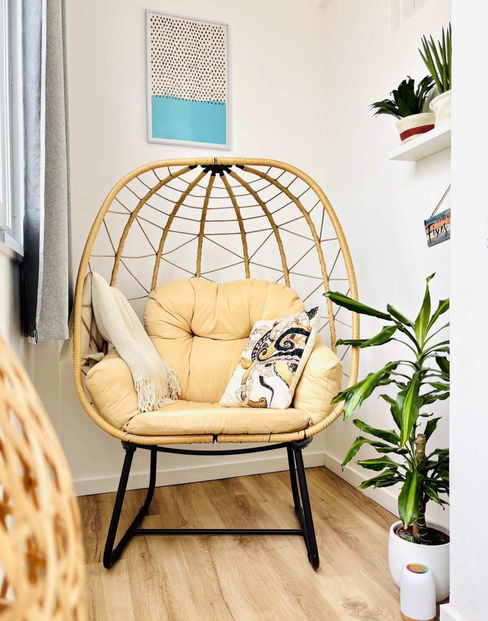 Lush Botanic Oasis With A Boho Hideaway, Near & Cafes *
